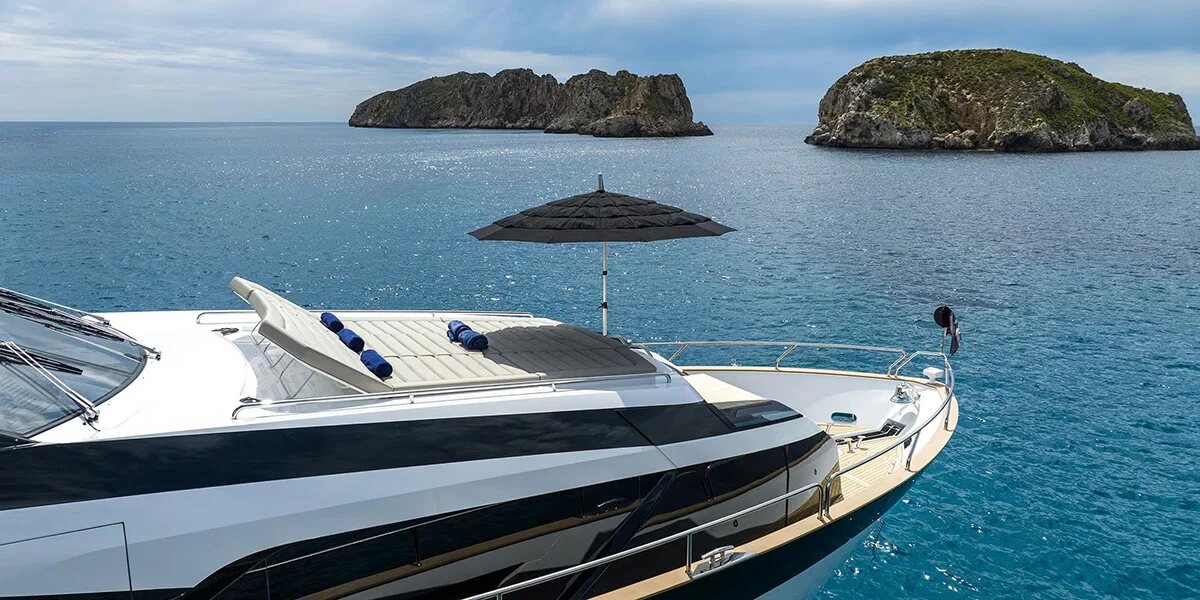 M/Y Lio Black Knight Sunseeker 95 bow with jet skis — yacht charter Palma de Mallorca