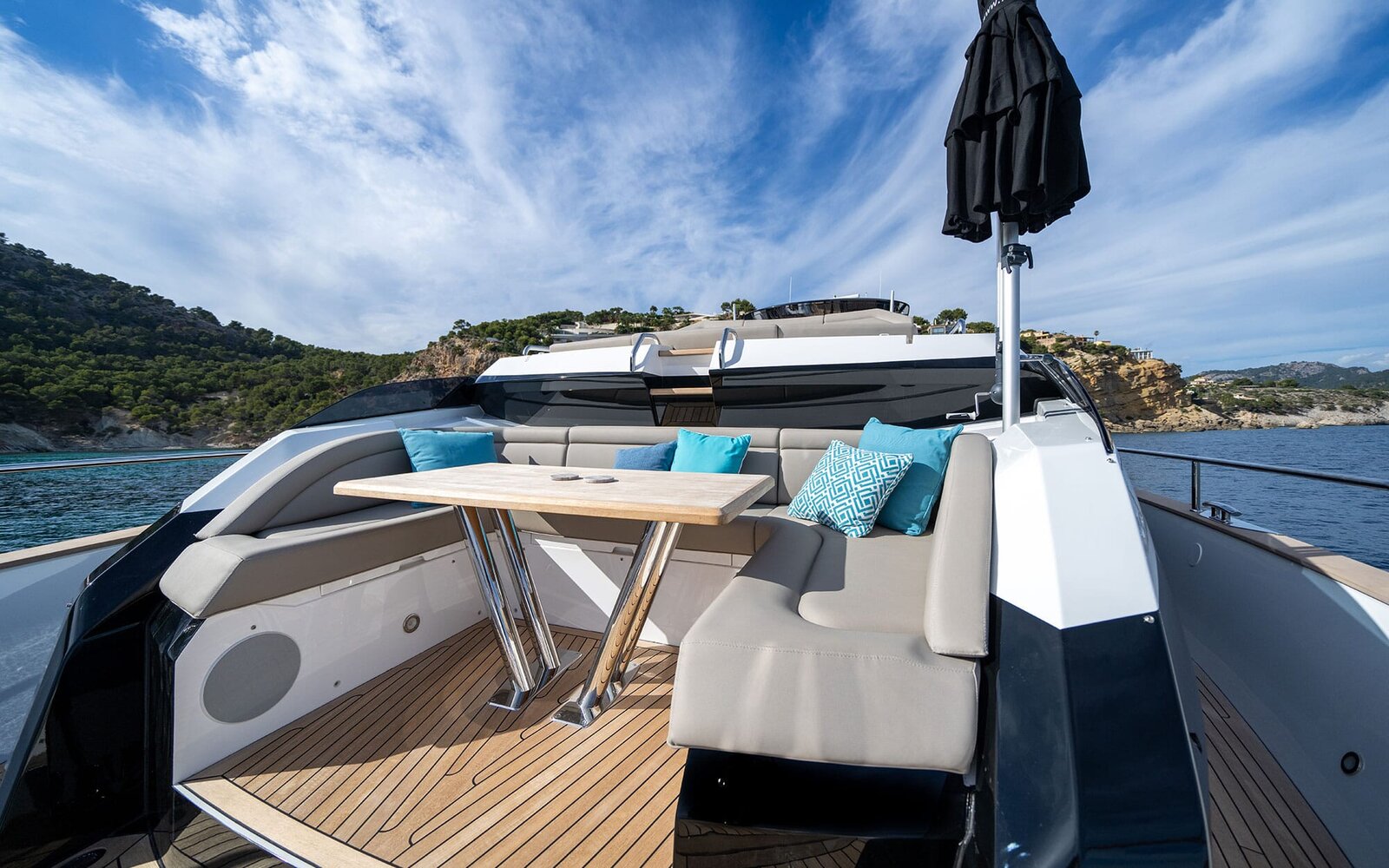 M/Y Lio Black Knight Sunseeker 95 - Flybridge - luxury yacht charter Palma de Mallorca