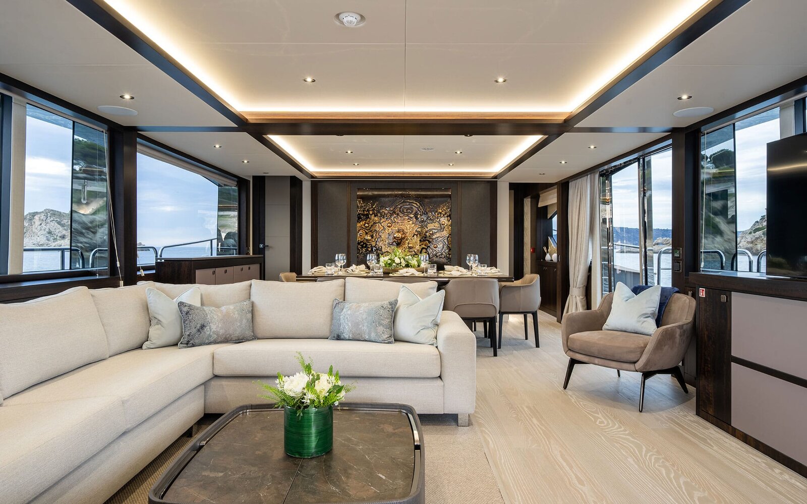 M/Y Lio Black Knight Sunseeker 95 - Main Salon - luxury yacht charter Palma de Mallorca