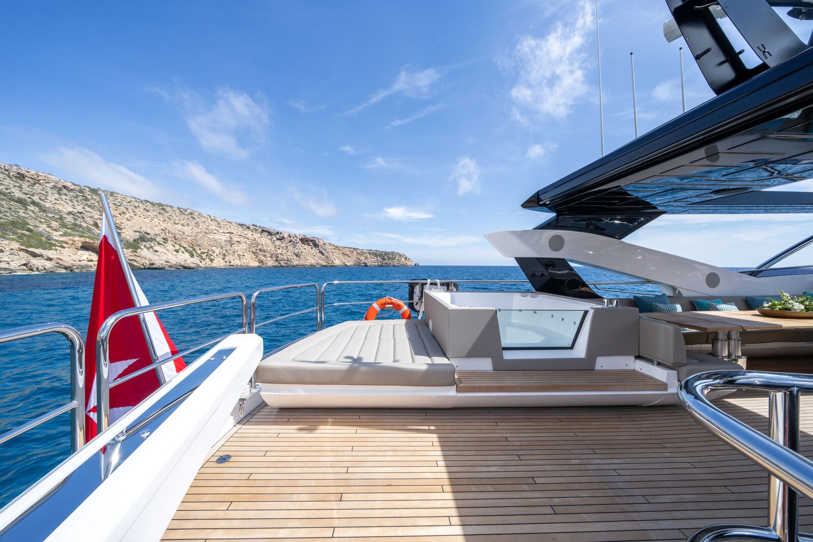 M/Y Lio Black Knight Sunseeker 95 stern nameplate — luxury charter yacht Palma de Mallorca